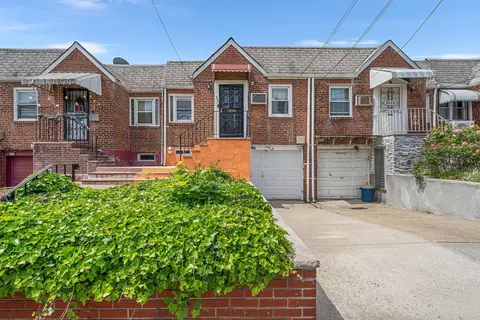 9026 Springfield Blvd, New York, NY 11428