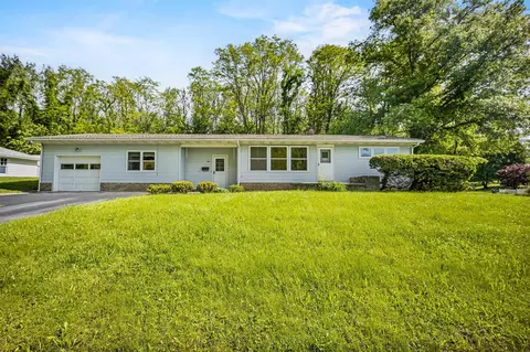 110 Coldenham Rd, Walden, NY 12586
