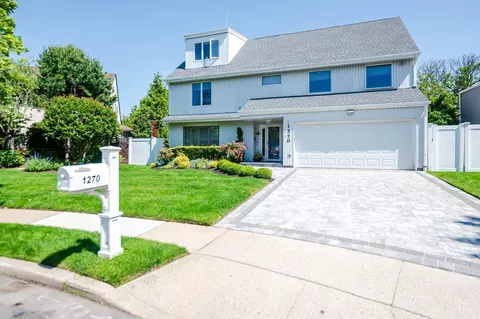 1270 Mara Ct, Atlantic Beach, NY 11509