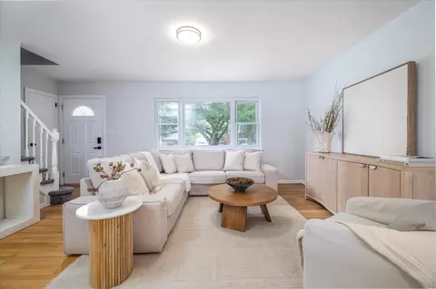 23 Lincoln St, Elmont, NY 11003