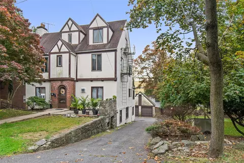 35 Lester Pl, Larchmont, NY 10538