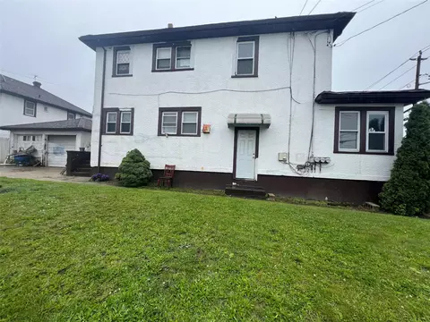70 W End Ave, Inwood, NY 11096