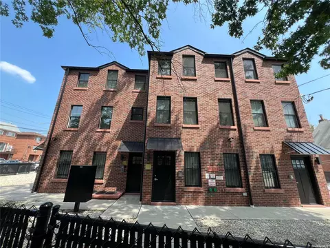 56-75 136th St #2A, Flushing, NY 11355