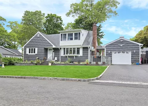 264 N 5th St, Ronkonkoma, NY 11779