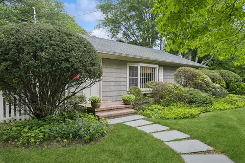 14 Cooper Ln, East Hampton, NY 11937