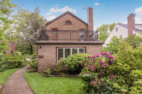 5611 Delafield Ave, New York, NY 10471