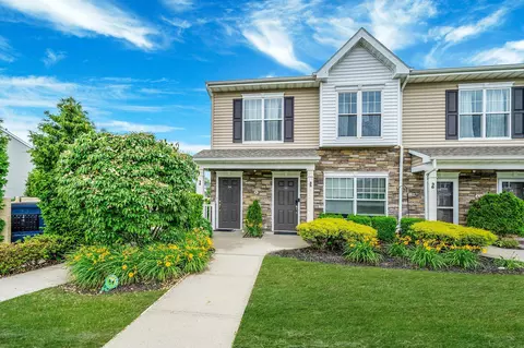34 Weatherby Ln, Central Islip, NY 11722