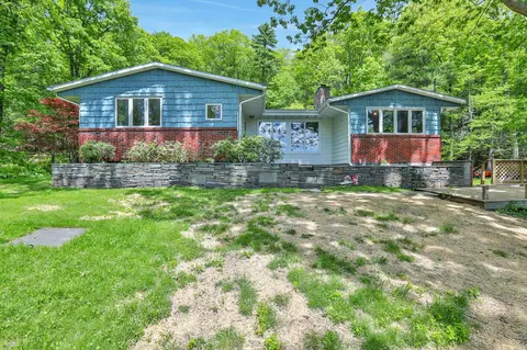 88 Boyce Rd, Glenford, NY 12433