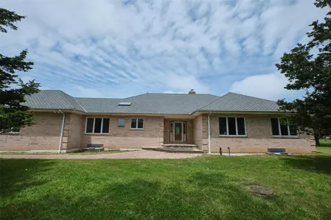 180 Pine Ter, East Marion, NY 11939