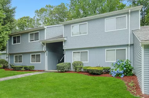 165 Carriage Ct #H, Yorktown, NY 10598