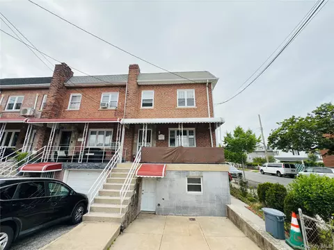 2943 Waterbury Ave, New York, NY 10461