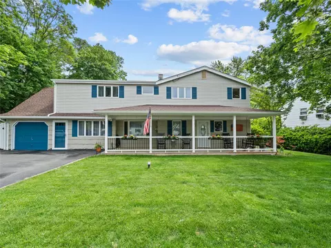 32 Sterling Dr, Lake Grove, NY 11755