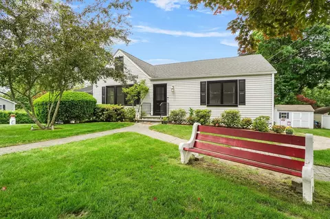 110 Oak Cir, Mahopac, NY 10541