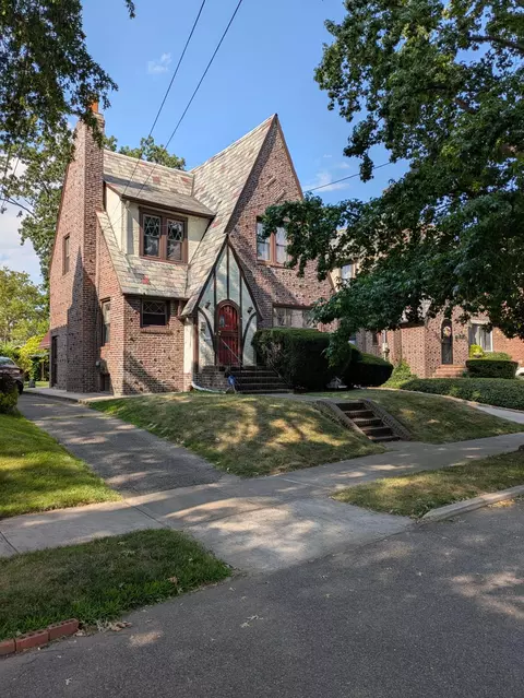 16023 28th Ave, Flushing, NY 11358