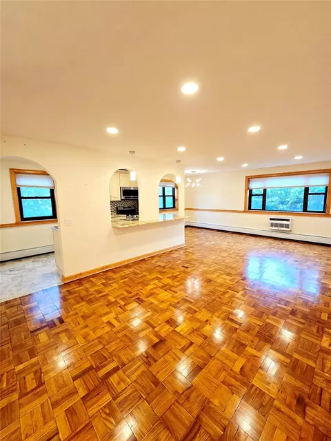 505 Central Ave #211, White Plains, NY 10606