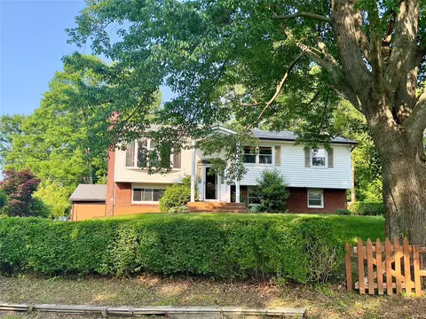 6 Pelham Dr, Kent, NY 10512