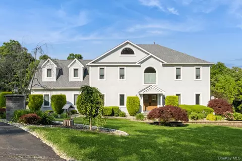 61 Sherwood Hts, Wappinger, NY 12590