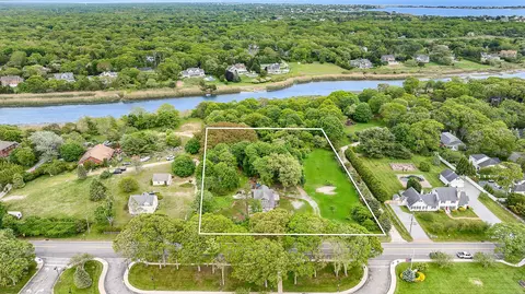26 Mill Rd, Southampton, NY 11960