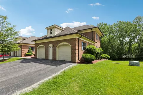 91 Brookview Ln #91, Newburgh, NY 12550