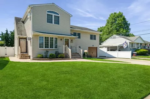 3512 Northview Ave, Wantagh, NY 11793