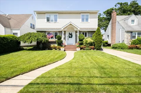 1004 Jackson Ave, Franklin Square, NY 11010
