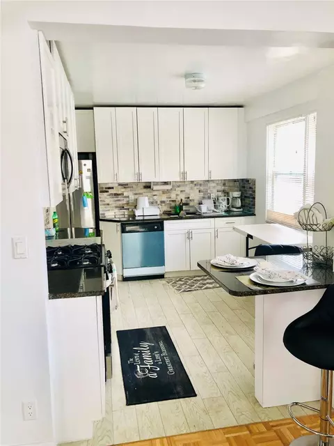 160-10 89 Ave #N-2D, New York, NY 11432
