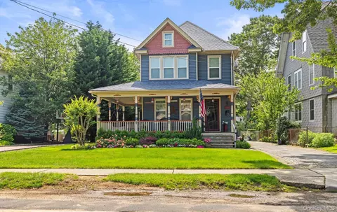 24 Grant Ave, East Rockaway, NY 11518