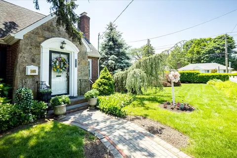 2871 Willard Ave, Oceanside, NY 11572