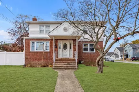 2492 Lefferts Pl, Bellmore, NY 11710