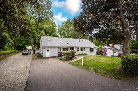 929 Fox Meadow Rd, Yorktown, NY 10598