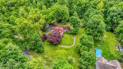 650 Peekskill Hollow Rd, Putnam Valley, NY 10579