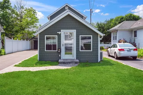 24 Willett Ave, Sayville, NY 11782