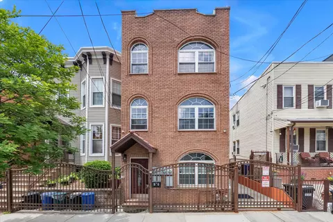 90 Milford St, Brooklyn, NY 11208