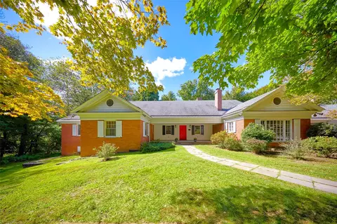 94 Cedar Ave, Poughkeepsie, NY 12603