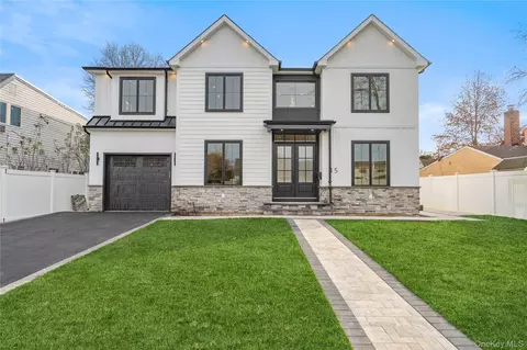 45 Mist Ln, Westbury, NY 11590