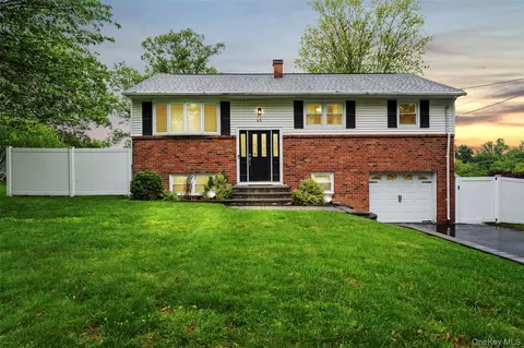 45 Maple Dr, Stony Point, NY 10980