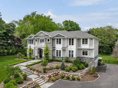 12 Eastview Ln, Glen Head, NY 11545