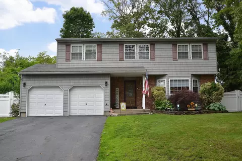 269 Deer Rd, Ronkonkoma, NY 11779