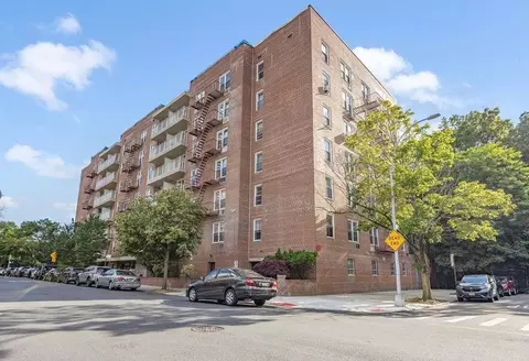 68-20 Selfridge St #2F, Forest Hills, NY 11375
