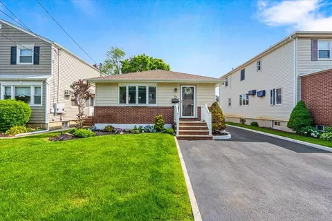38 Leaman Pl, Lynbrook, NY 11563