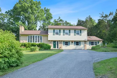 1 Rabbit Trail Rd, La Grange, NY 12603
