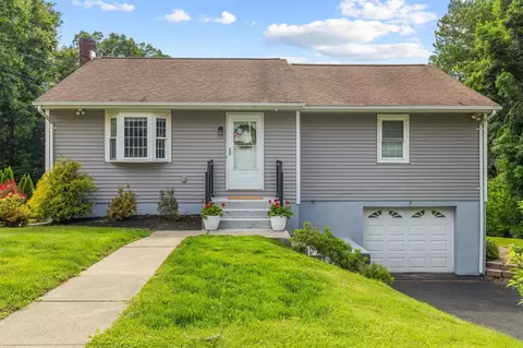 7 School St, Cortlandt, NY 10567
