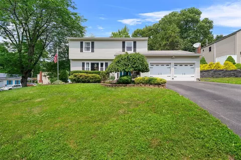 100 Shelly Ct, Cornwall, NY 12518