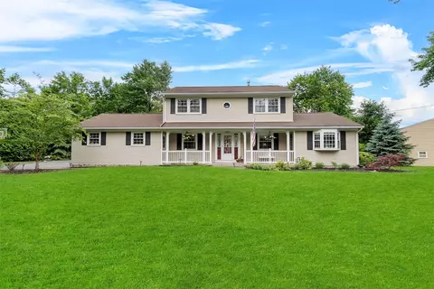 13 Claremont Ln, Ramapo, NY 10901