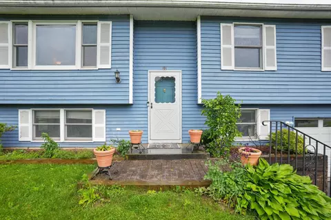 22 Riverdale Dr, Dover, NY 12594