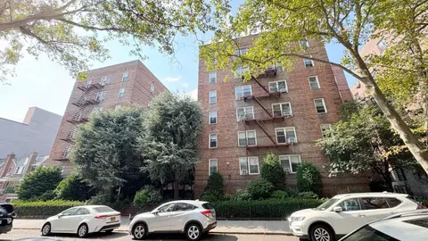 134-39 Blossom Ave #1E, Flushing, NY 11355