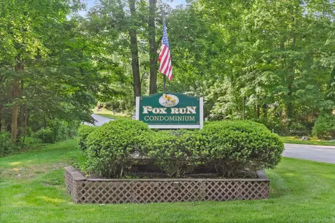 505 Fox Run Ln, Carmel Hamlet, NY 10512