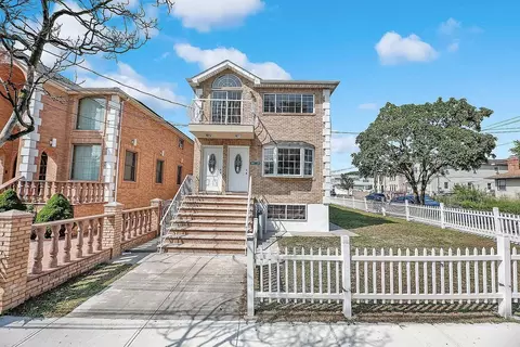 124-19 152 Ave, New York, NY 11420