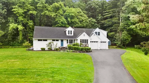 55 Meadow Ln, Katonah, NY 10536