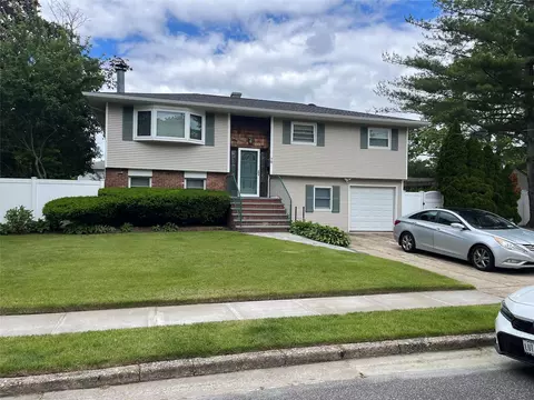 70 Pacific St, North Babylon, NY 11703